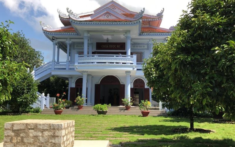 danh-sach-12-chua-lam-dong-noi-tieng-dep-va-linh-thieng-1 Danh sách 12 chùa Lâm Đồng nổi tiếng đẹp và linh thiêng - 1