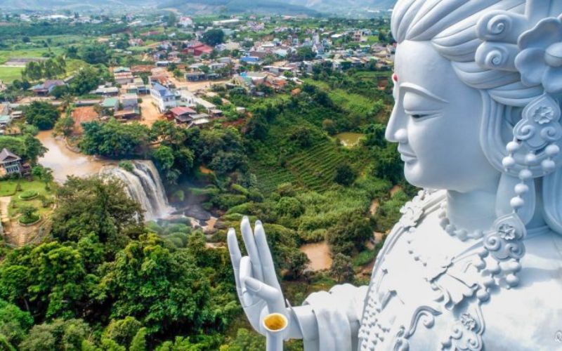 danh-sach-12-chua-lam-dong-noi-tieng-dep-va-linh-thieng-5 Danh sách 12 chùa Lâm Đồng nổi tiếng đẹp và linh thiêng - 5