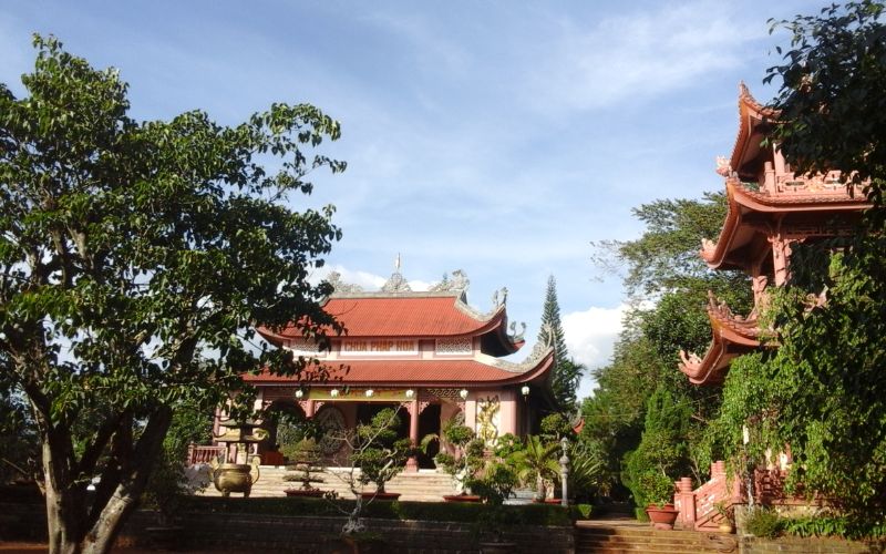 danh-sach-12-chua-lam-dong-noi-tieng-dep-va-linh-thieng-9 Danh sách 12 chùa Lâm Đồng nổi tiếng đẹp và linh thiêng - 9