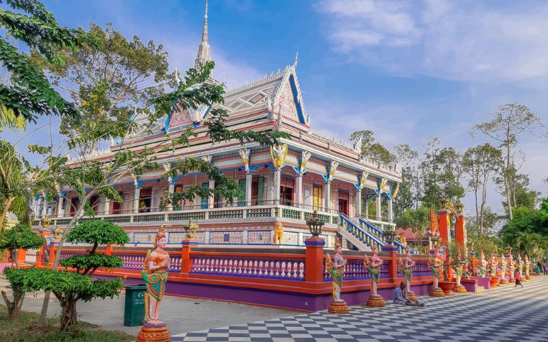 danh-sach-15-ngoi-chua-mien-tay-lon-noi-tieng-va-linh-thieng-5 Danh sách 15 ngôi chùa miền Tây lớn nổi tiếng và linh thiêng - 5