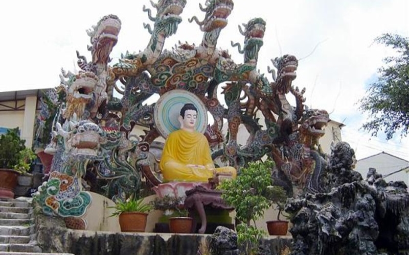 danh-sach-16-ngoi-chua-da-lat-dep-noi-tieng-linh-thieng-15 Danh sách 16 ngôi chùa Đà Lạt đẹp nổi tiếng linh thiêng - 15