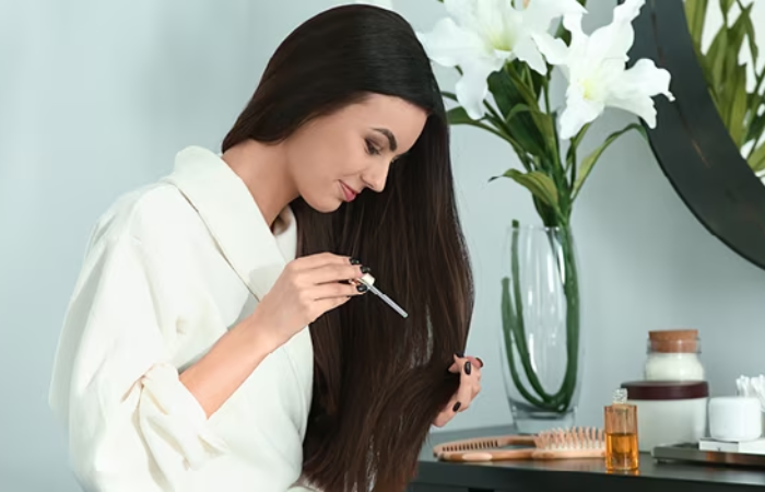 Sử dụng tinh chất dưỡng tóc đều đặn giúp tóc mềm mượt