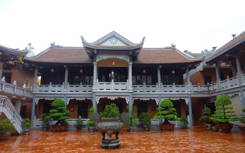 dau-nam-du-xuan-12-ngoi-chua-nam-dinh-dep-va-thieng-nhat-11 Đầu năm du xuân 12 ngôi chùa Nam Định đẹp và thiêng nhất - 11