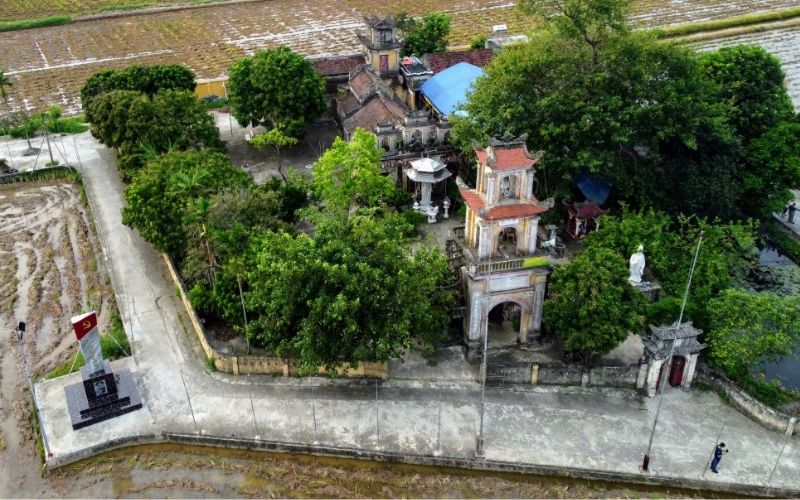 dau-nam-du-xuan-12-ngoi-chua-nam-dinh-dep-va-thieng-nhat-2 Đầu năm du xuân 12 ngôi chùa Nam Định đẹp và thiêng nhất - 2