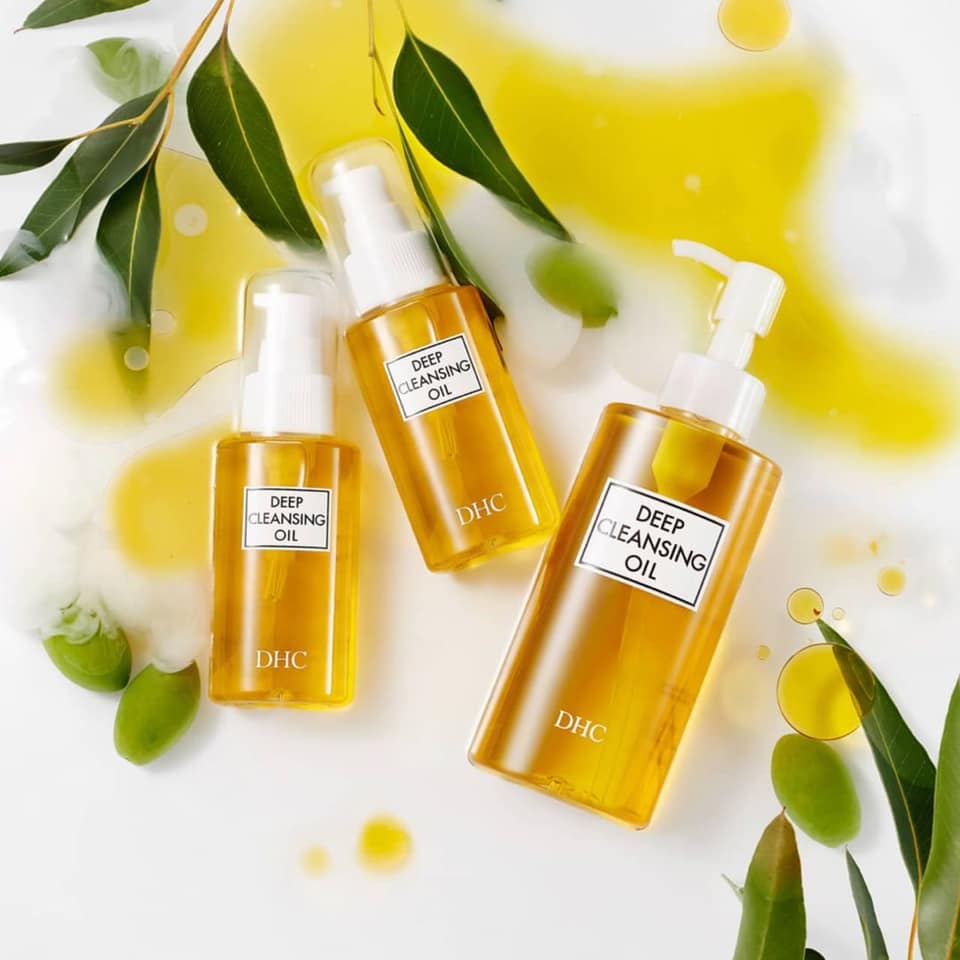 Dầu tẩy trang Deep Cleansing Oil đánh bay lớp trang điểm cứng đầu