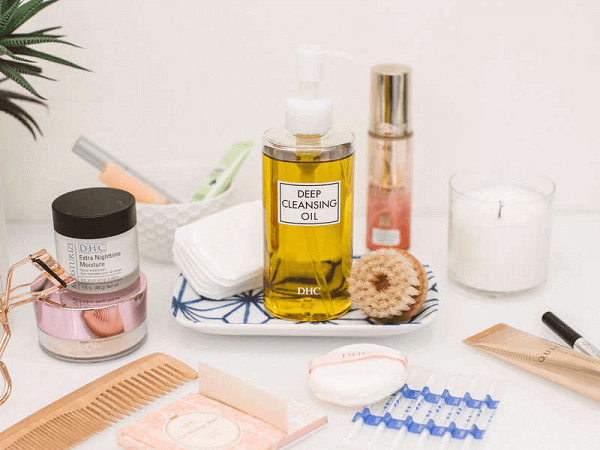 Dầu tẩy trang DHC vừa làm sạch sâu da vừa dưỡng ẩm hiệu quả
