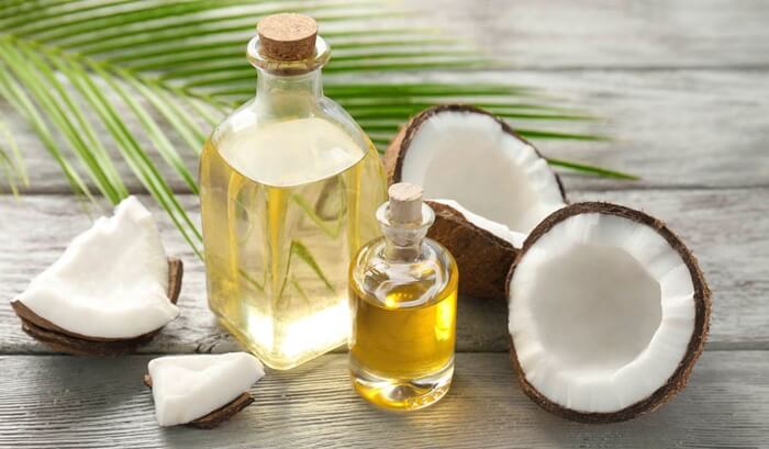 Dầu oliu và dầu dừa đều có khả năng dưỡng tóc khỏe mạnh