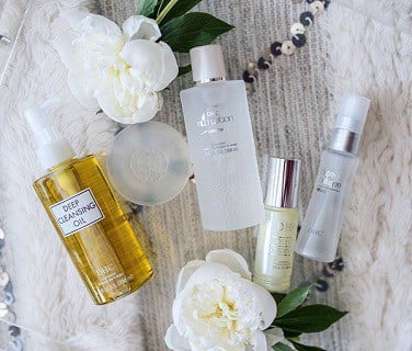 Tận hưởng quy trình chăm sóc da hàng ngày cùng bộ sản phẩm DHC