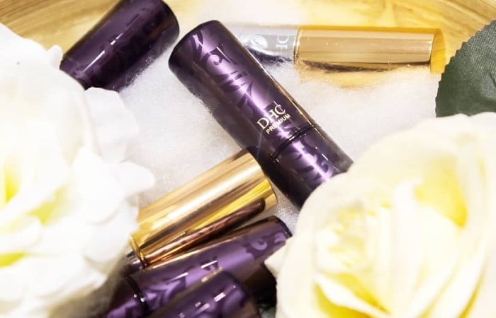 Son không chì DHC Perfect Lipstick chiết xuất từ thành phần tự nhiên giúp bảo vệ làn da