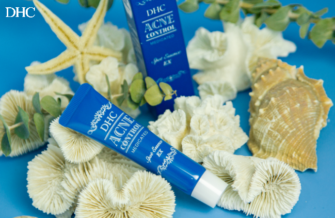 Kết hợp uống viên vitamin c DHC và tinh chất ngừa mụn DHC