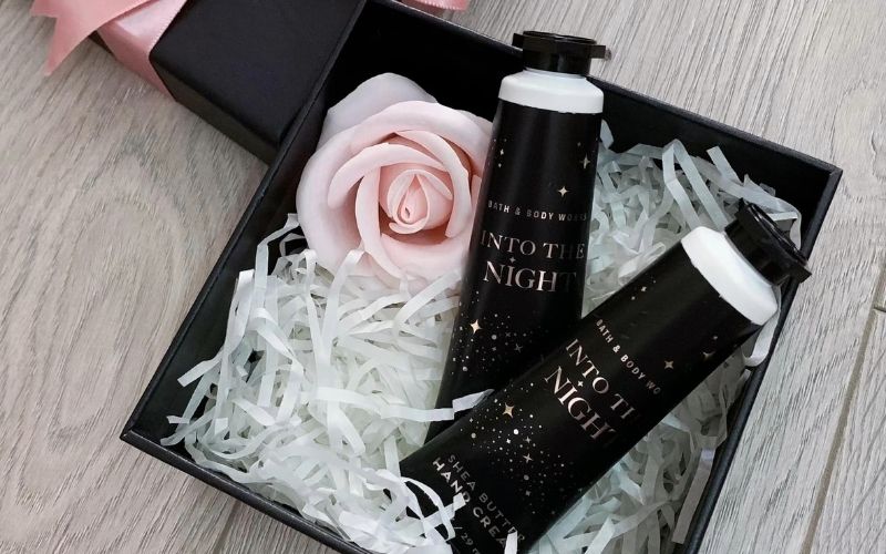 Dòng Bath and Body Works Into The Night có những sản phẩm nào? - 8