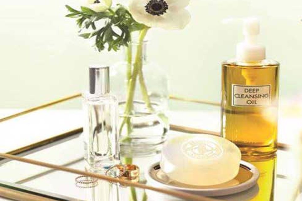 Điểm danh mỹ phẩm dưỡng da nhạy cảm của DHC