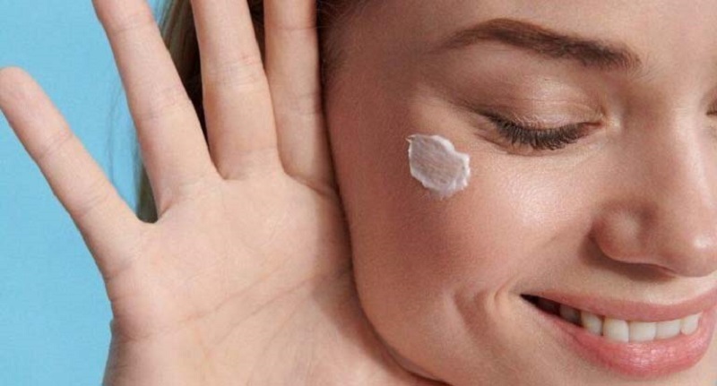 Cách dưỡng da nhạy cảm bất chấp các mùa trong năm không bị dị ứng