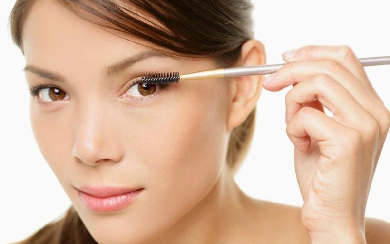 Hướng dẫn chăm sóc mi bằng son dưỡng môi