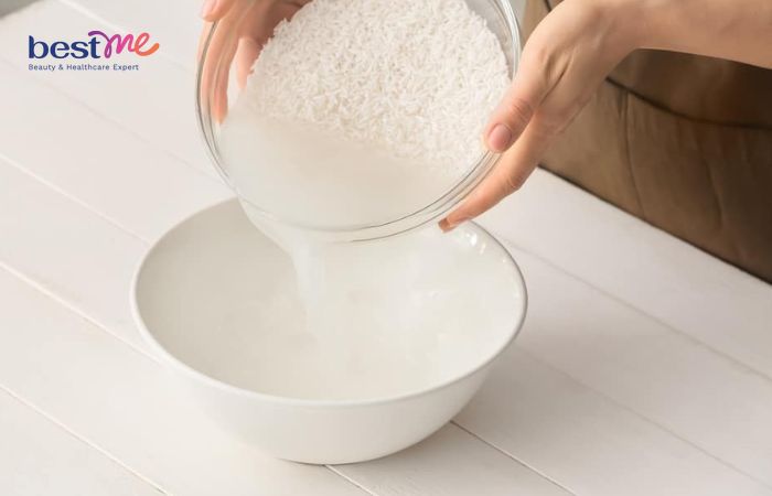 Bạn nên sử dụng nước vo gạo lần thứ 2 khi nước đã được lọc sạch và chứa đầy đủ các dưỡng chất cần thiết để nuôi dưỡng tóc.