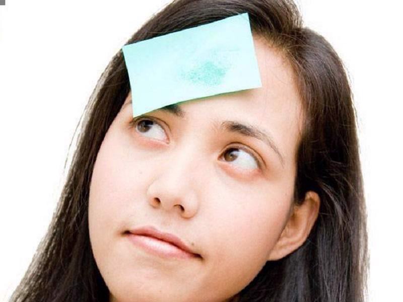 Cách dùng giấy thấm dầu đúng chuẩn để ngăn mụn hiệu quả