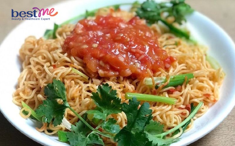 Gợi ý 4 cách làm mì xào bò thơm ngon cho bữa sáng nhanh gọn - 4