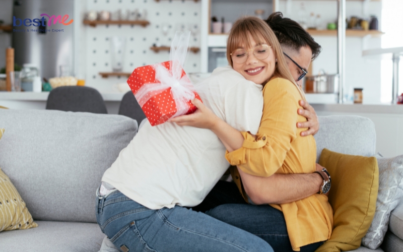 Cách gài chồng tặng quà 8/3