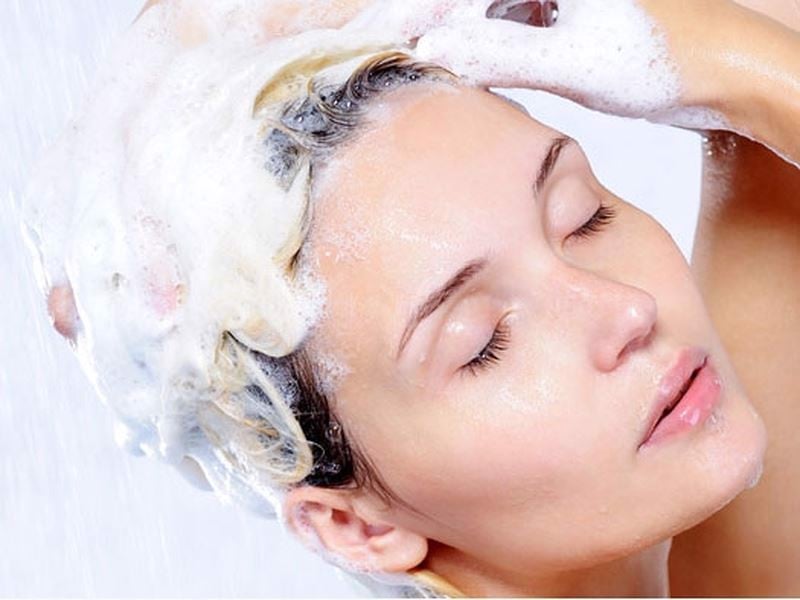 Tóc hư tổn và dầu gội dưỡng tóc phù hợp