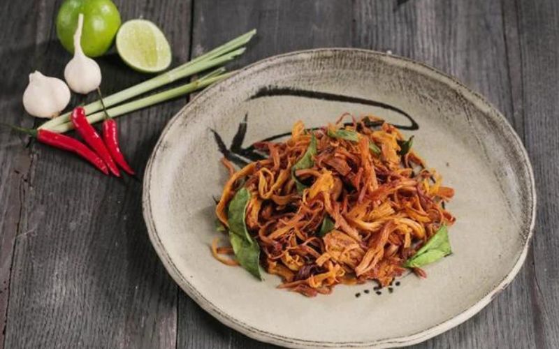 hoc-cach-lam-kho-ga-la-chanh-bang-lo-nuong-cuc-dua-mieng-1 Học cách làm khô gà lá chanh bằng lò nướng cực đưa miệng - 1