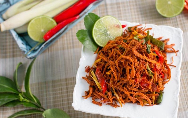 hoc-cach-lam-kho-ga-la-chanh-bang-lo-nuong-cuc-dua-mieng-7 Học cách làm khô gà lá chanh bằng lò nướng cực đưa miệng - 7