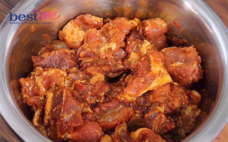 hoc-cach-lam-thit-bo-kho-tau-ngon-dung-dieu-chi-voi-4-buoc-don-gian-5 Học cách làm thịt bò kho tàu ngon đúng điệu chỉ với 4 bước đơn giản - 5