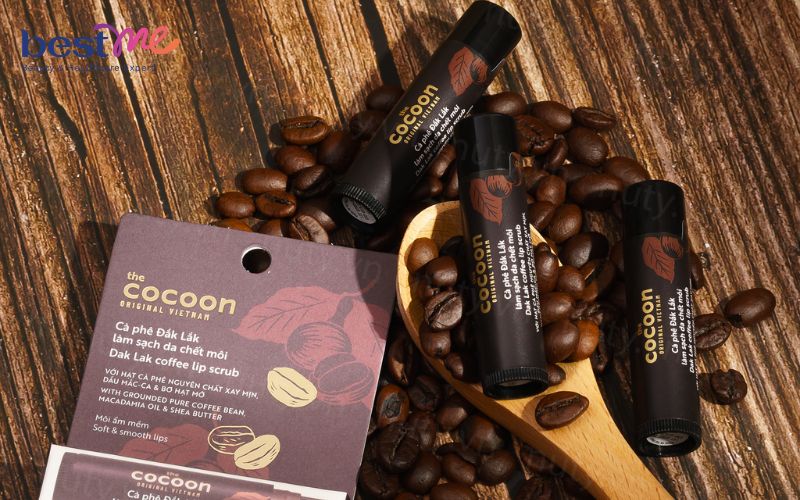 hoi-dap-tay-te-bao-chet-moi-cocoon-cach-su-dung-sao-cho-dung-2 Hỏi đáp: Tẩy tế bào chết môi Cocoon cách sử dụng sao cho đúng? - 2