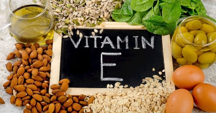Kết hợp mầm đậu nành và vitamin giúp bổ sung độ ẩm dồi dào, tăng độ sáng mịn, đều màu cho da