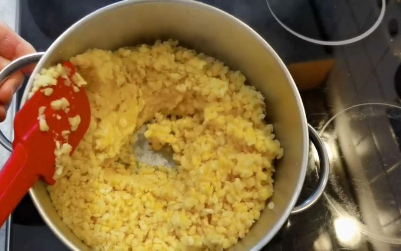 huong-dan-cach-lam-banh-chung-ngot-la-mieng-cho-ngay-tet-3 Hướng dẫn cách làm bánh chưng ngọt lạ miệng cho ngày Tết - 3