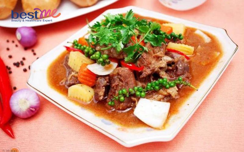 huong-dan-cach-lam-bap-bo-ham-tieu-xanh-cay-nong-cho-ngay-se-lanh-1 Hướng dẫn cách làm bắp bò hầm tiêu xanh cay nồng cho ngày se lạnh - 1