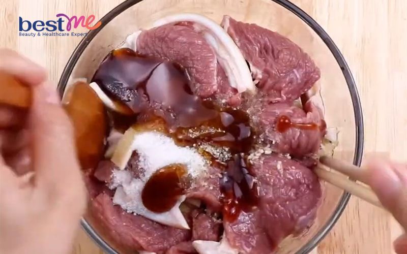 huong-dan-cach-lam-bap-bo-ham-tieu-xanh-cay-nong-cho-ngay-se-lanh-5 Hướng dẫn cách làm bắp bò hầm tiêu xanh cay nồng cho ngày se lạnh - 5