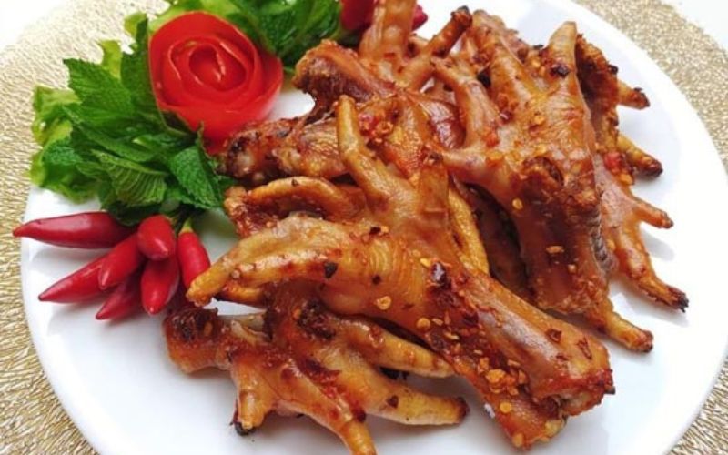 huong-dan-cach-lam-chan-ga-nuong-muoi-ot-thom-ngon-hap-dan-nhu-ngoai-hang-6 Hướng dẫn cách làm chân gà nướng muối ớt thơm ngon hấp dẫn như ngoài hàng - 6