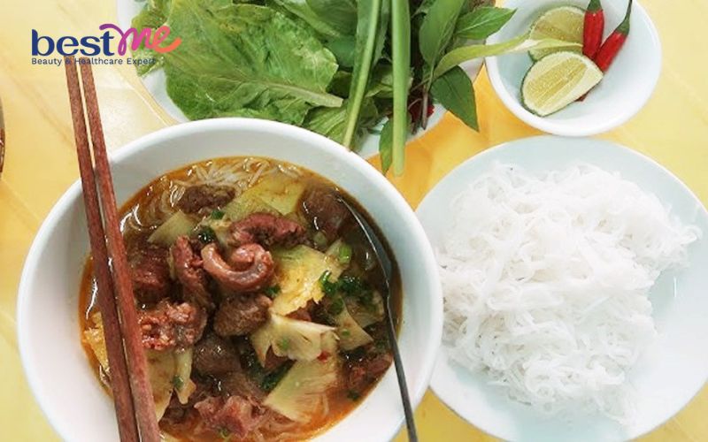 huong-dan-cach-nau-bun-bo-gan-nhanh-mem-dam-da-huong-vi-6 Hướng dẫn cách nấu bún bò gân nhanh mềm, đậm đà hương vị - 6
