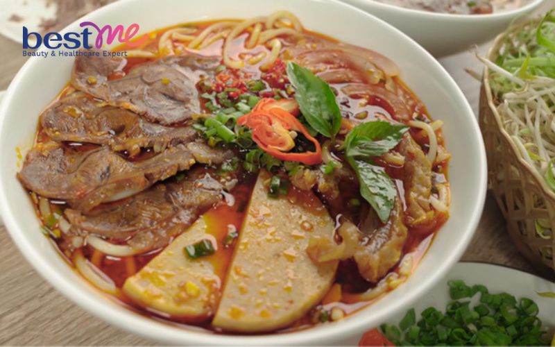 huong-dan-cach-nau-bun-bo-hue-dam-da-chuan-vi-mien-trung-cuc-don-gian-10 Hướng dẫn cách nấu bún bò Huế đậm đà chuẩn vị miền Trung cực đơn giản - 10