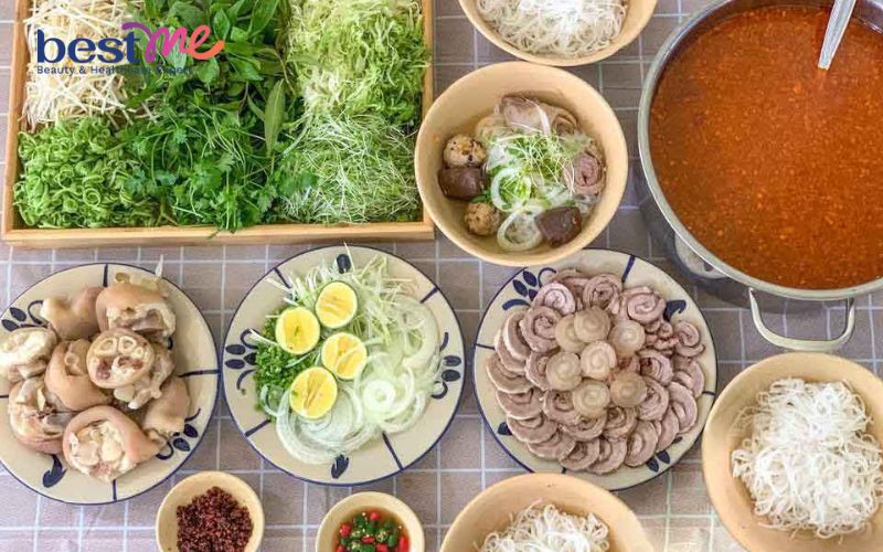 huong-dan-cach-nau-bun-bo-khong-can-goi-gia-vi-cuc-ngon-tai-nha-1 Hướng dẫn cách nấu bún bò không cần gói gia vị cực ngon tại nhà - 1
