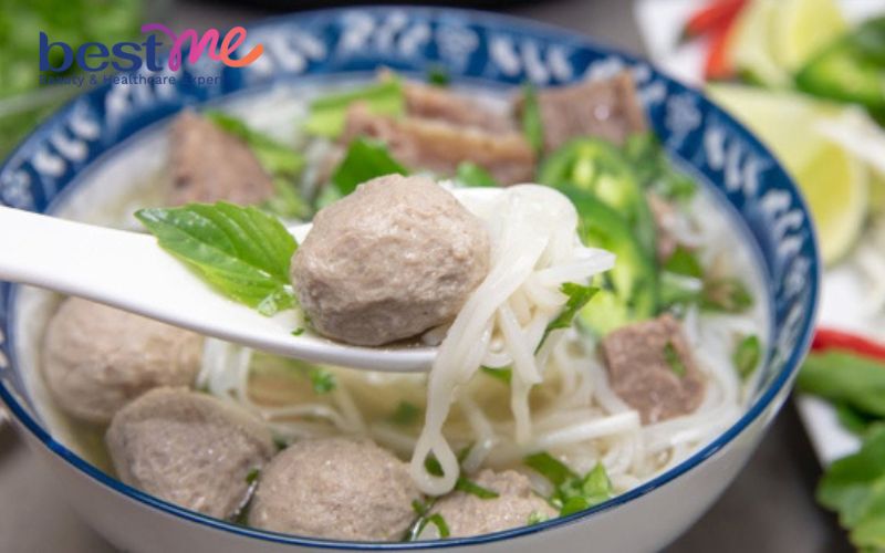 huong-dan-cach-nau-bun-bo-vien-thom-ngon-dam-vi-ngay-tai-nha-6 Hướng dẫn cách nấu bún bò viên thơm ngon đậm vị ngay tại nhà - 6