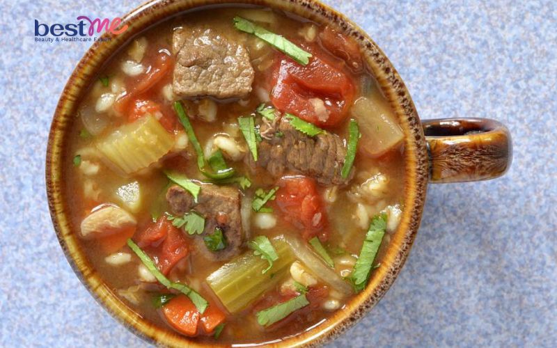 huong-dan-chi-tiet-cach-nau-canh-thit-bo-ca-chua-don-gian-ngon-tuyet-cu-meo-1 Hướng dẫn chi tiết: Cách nấu canh thịt bò cà chua đơn giản, ngon tuyệt cú mèo - 1