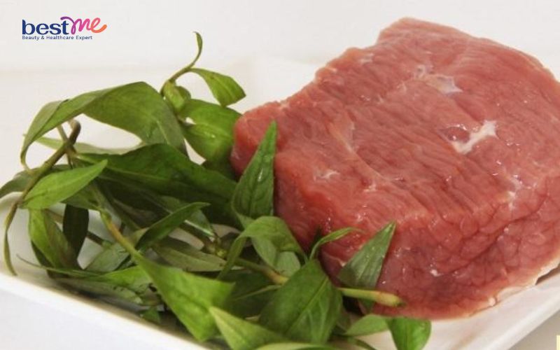 huong-dan-chi-tiet-cach-nau-canh-thit-bo-rau-ram-la-mieng-ngon-chuan-vi-1 Hướng dẫn chi tiết: Cách nấu canh thịt bò rau răm lạ miệng, ngon chuẩn vị - 1