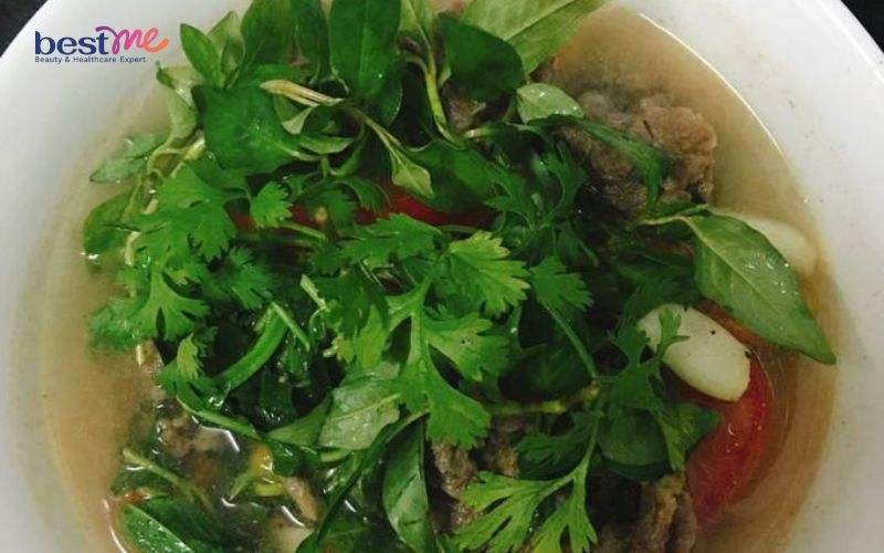 huong-dan-chi-tiet-cach-nau-canh-thit-bo-rau-ram-la-mieng-ngon-chuan-vi-6 Hướng dẫn chi tiết: Cách nấu canh thịt bò rau răm lạ miệng, ngon chuẩn vị - 6