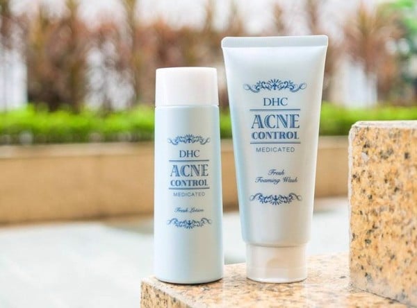 Mách nhỏ bạn gái cách chọn mỹ phẩm cho da nhờn - 4