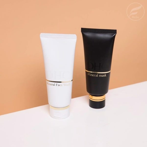 Review sữa rửa mặt hỗ trợ trị mụn ẩn DHC Mineral Face Wash - 5