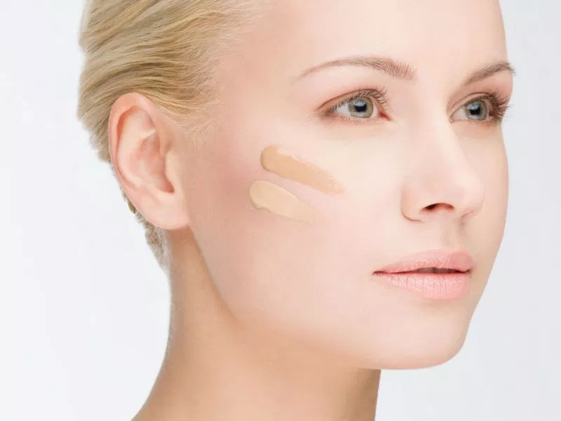 Bí quyết đánh kem nền cả ngày không sợ trôi cho da mặt nhờn