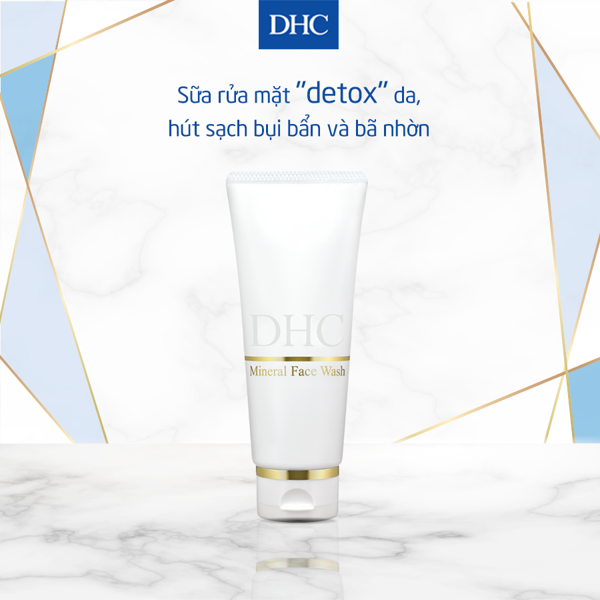 Sữa rửa mặt DHC Mineral Face Wash làm sạch bã nhờn và se khít lỗ chân lông