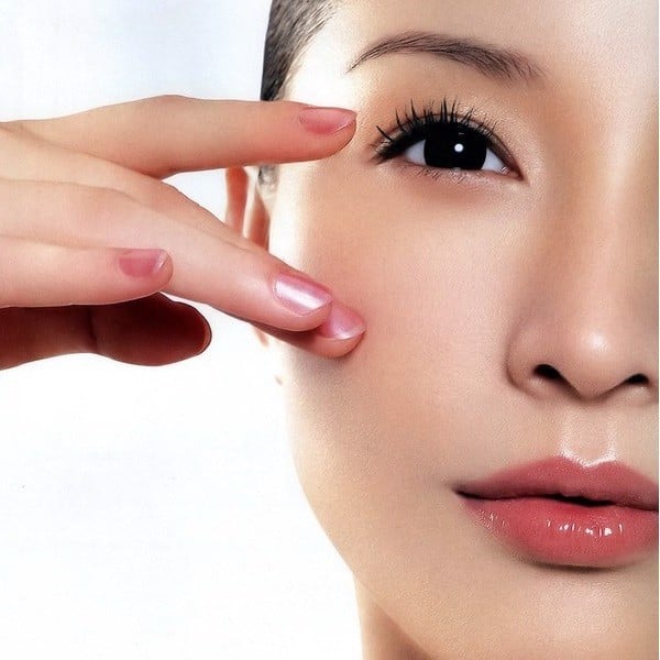 Thành phần thường xuất hiện trong kem mắt DHC - 1