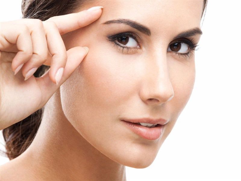 Bí kíp hack tuổi nhờ thói quen chăm sóc da vùng mắt
