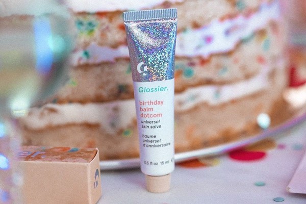 Review các loại son dưỡng môi trị thâm đáng mua nhất - 3