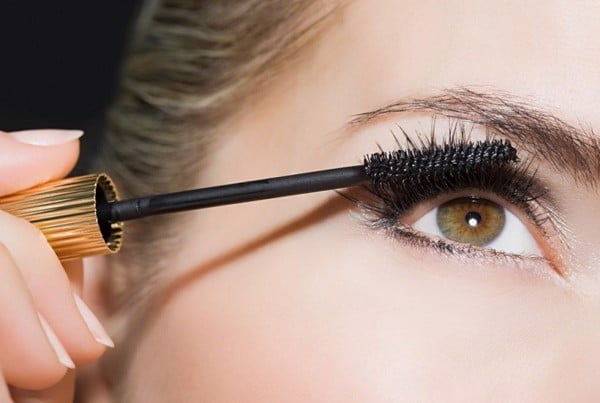 Tuyệt chiêu bấm mi chải mascara cho lông mi đẹp cả ngày - 4