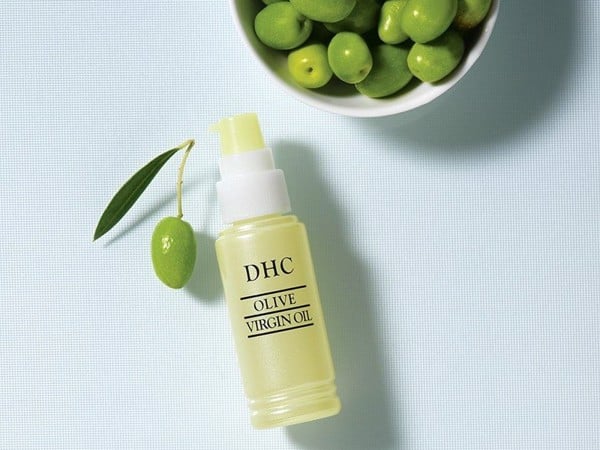 Các sản phẩm dưỡng da căng bóng của DHC khiến các bạn gái mê mẩn - 1