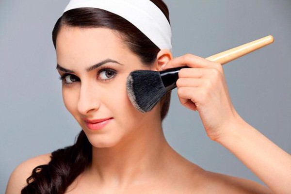 Mách nhỏ bạn gái cách chọn mỹ phẩm cho da nhờn - 10