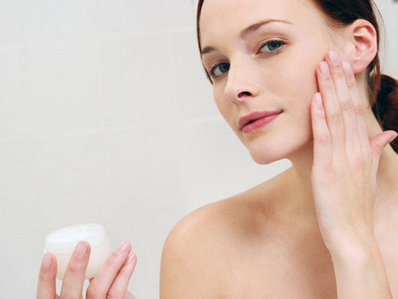 Chăm sóc da dầu đúng cách với 6 lời khuyên từ chuyên gia